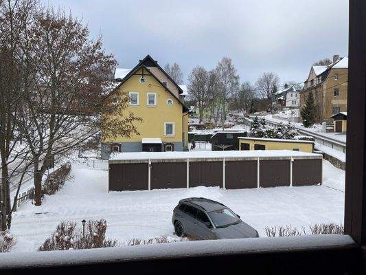 Garagen und Stellplätze am Haus