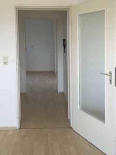 Blick vom Wohnzoimmer zur Küche