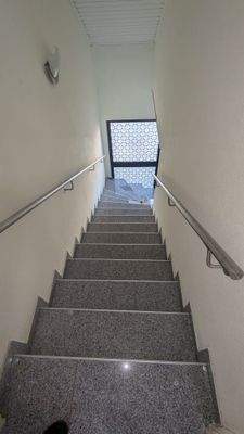 Granittreppe vom DG zum EG