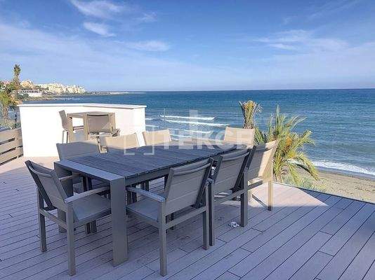 Elegant 3-Bedroom Townhouse with Communal Pool in Estepona