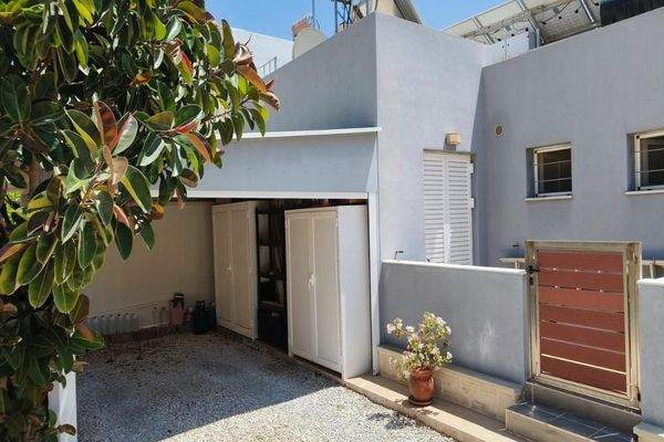 Kreta, Kalamitsi Amigdali: Charmantes kretisches Haus mit privatem Olivenhain und Bergblick zu verkaufen