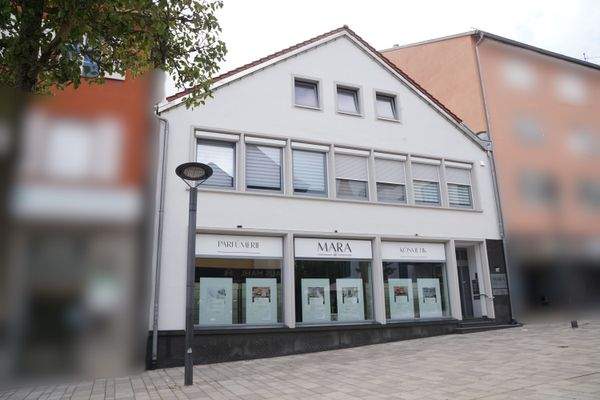 Straßenansicht Schaufenster