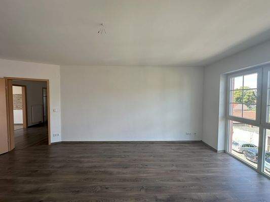 Wohnzimmer-mitBlick-zumFlur