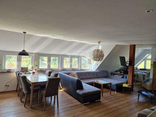 Wohnbereich mit Büroecke im OG