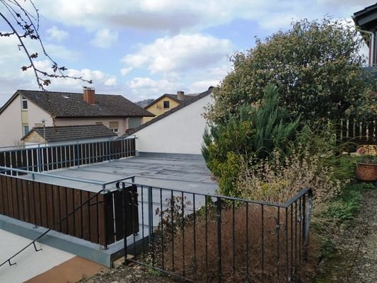 Möglichkeit einer Terrasse auf dem Garagendach