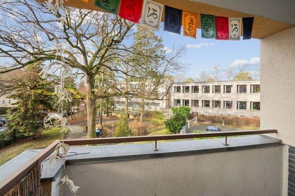 Die Westausrichtung sorgt für Licht und Sonne bis in die Abendstunden