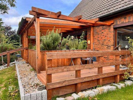 Terrasse mit Überdachung 