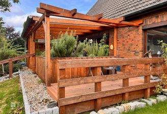 Terrasse mit Überdachung 