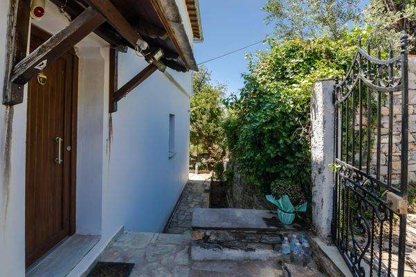 Traditionelle Villa in Pilion mit Meerblick 7.jpg