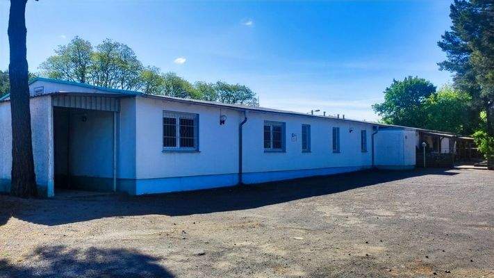 Außen 2 - KFZ Parkplätze