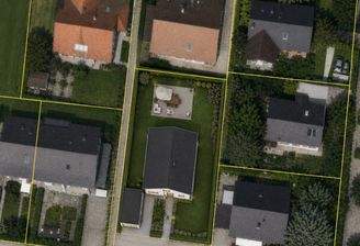 Grundstück mit projektiertem Haus 