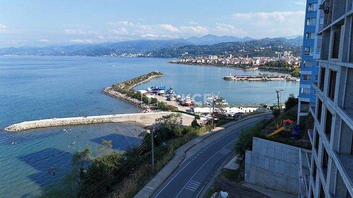 3-Bedroom Apartments in New Building in Trabzon Konakonu