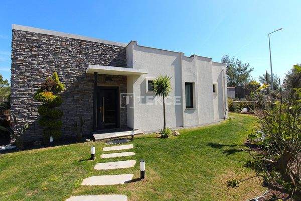 Detached Villas in a Project with Shopping Center in Bodrum