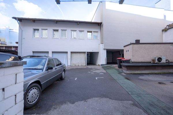 Blick auf die Garagen