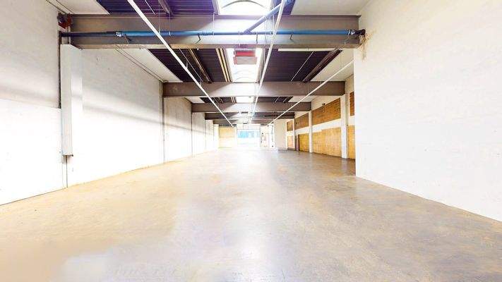 Lager-, / Produktionshalle