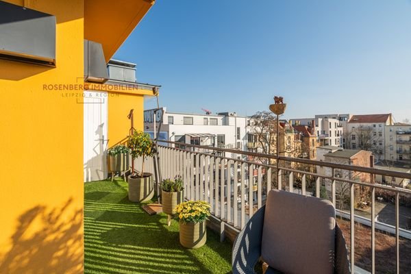 Terrasse 2 mit Zugang Abstellkammer