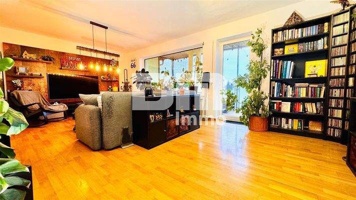 WE2 EG offener Wohnbereich / Zugang Balkon