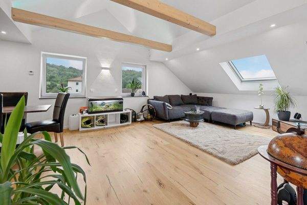  Wohn-/Esszimmer (Whg. Dachgeschoss)