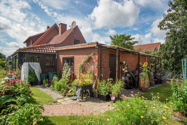 Rückseite Haus/Garage