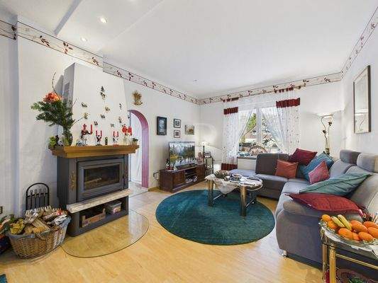 Wohnzimmer mit Kamin