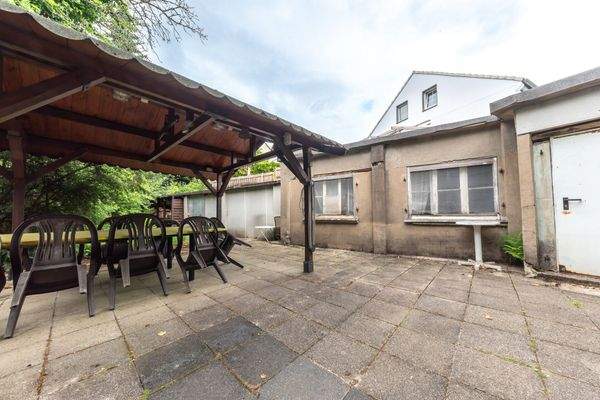 Terrasse am Ursprungsgebäude