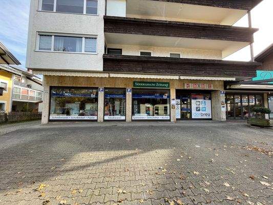 Ladenansicht mit Stellplätzen