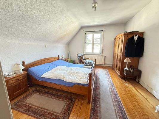 Schlafzimmer (Dachgeschoss)