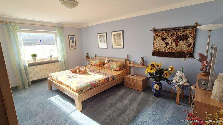Schlafzimmer im Untergeschoss