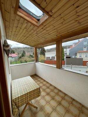 Balkon über Hintereingang 1