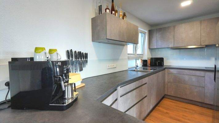 Moderne und elegante Küche