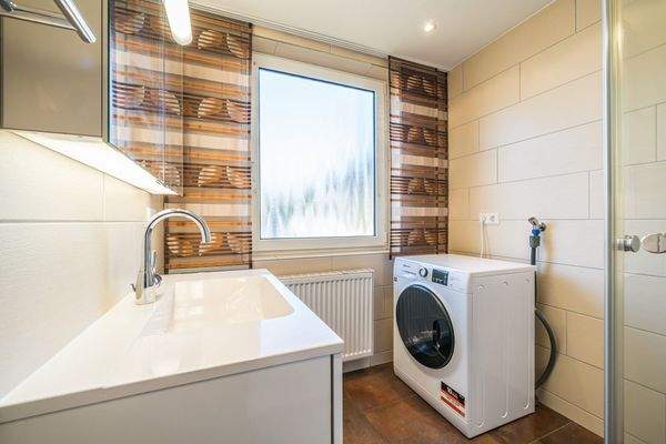 saniertes Tageslicht-Badezimmer