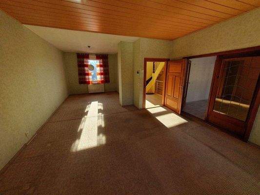 Obergeschoss Zimmer 1 (1).jpg