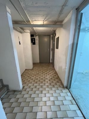 Flur im Keller