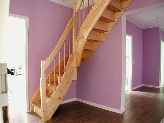 DG Treppe zum ausgebauten Spitzboden