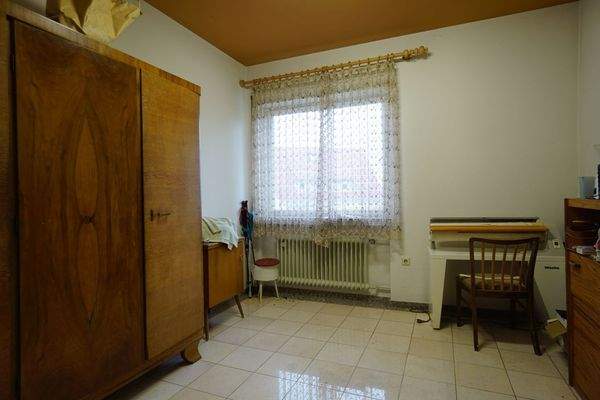 Zimmer im Untergeschoss