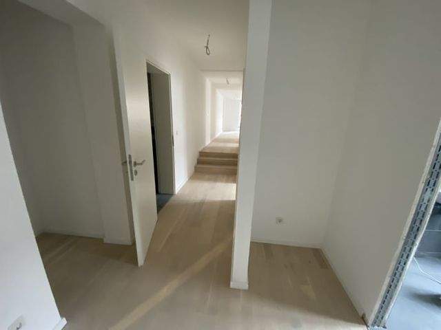 Sanierte attraktive 4- Zimmerwohnung mit Balkon zu vermieten! - Photo 2