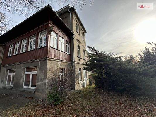 Wohn-, Bürogebäude