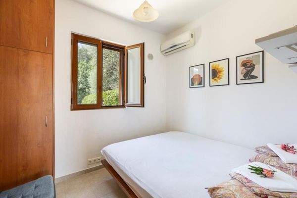 Kreta, Ag. Paraskevi: Tolle Wohnung in schöner Anlage mit Meerblick zu verkaufen