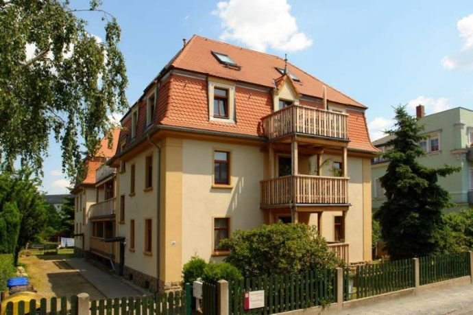 Großer Balkon in ruhiger und grüner Lage