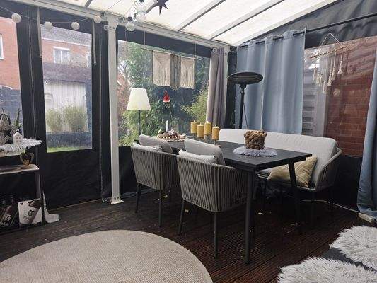 überdachte Terrasse