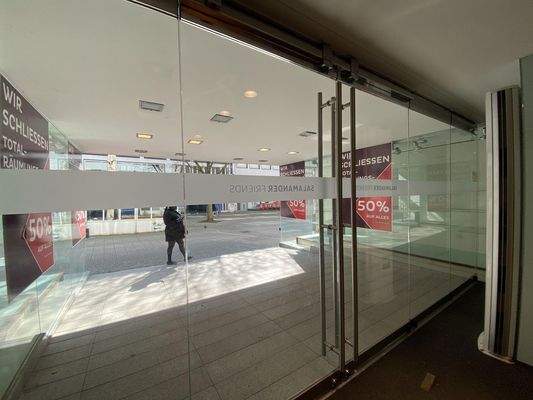 Schaufensterfront Innenansicht