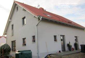 Zweifamilienhaus getrennte Eingänge .jpg