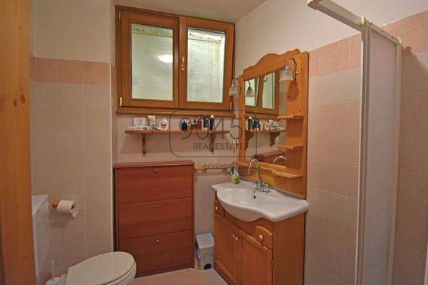 Exklusive Villa mit Panoramablick und großem Grundstück – Ala