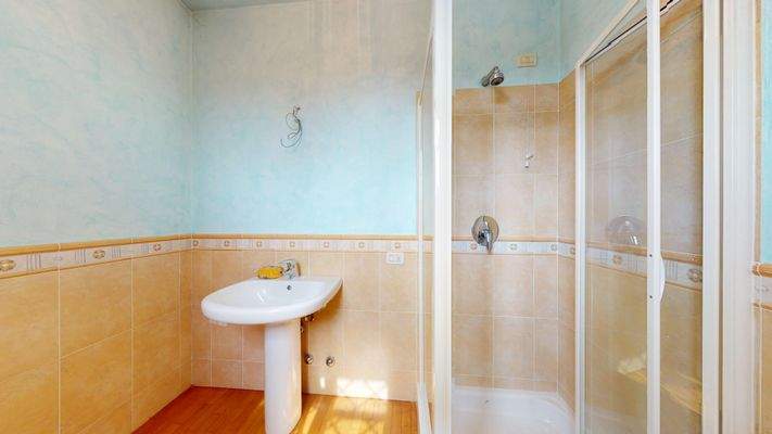 NA-072-10-Villetta-Bifamiliare-con-giardino-e-gara