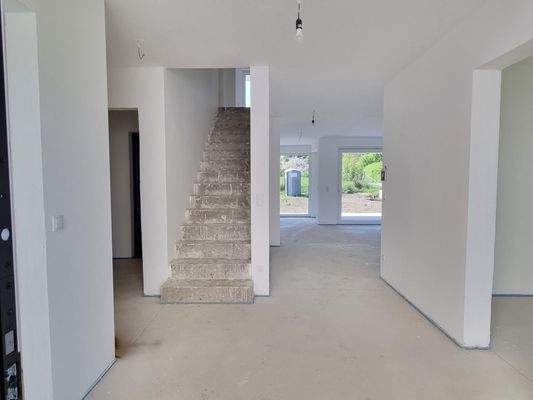 Vorraum und Treppenaufgang OG