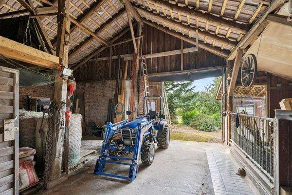 Heuscheune hinter Carport I