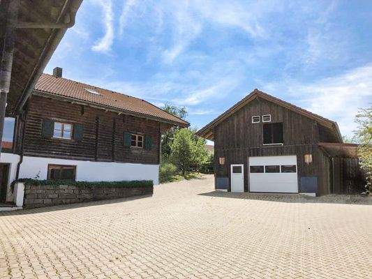 Hof_und_Nebengebäude