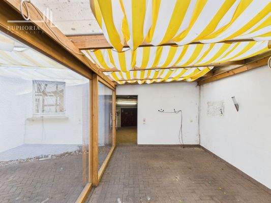 CAM03352G0-PR0099-STILL076