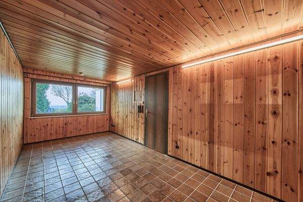 Ground Floor: Bedroom 1