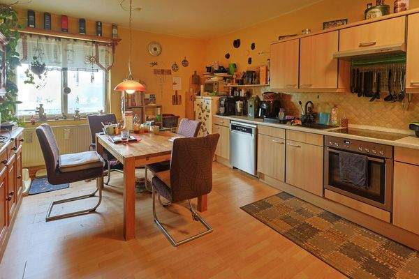 Küche mit Essbereich